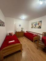 Postel nebo postele na pokoji v ubytování Travel House Wroclaw