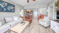 Ein Sitzbereich in der Unterkunft St Lucia 1204 a Luxury Condo with Gulf Views