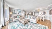 Ein Sitzbereich in der Unterkunft St Maarten 907 a Newly Renovated Luxury Beach Front 3 Bedroom 9th Floor Private Elevator