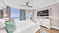 Ein Bett oder Betten in einem Zimmer der Unterkunft St Maarten 907 a Newly Renovated Luxury Beach Front 3 Bedroom 9th Floor Private Elevator