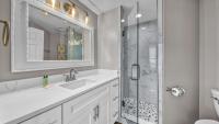 Ein Badezimmer in der Unterkunft St Maarten 907 a Newly Renovated Luxury Beach Front 3 Bedroom 9th Floor Private Elevator