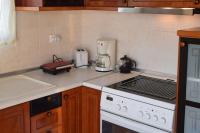 A kitchen or kitchenette at Deppy's House κοντά στα λουτρά Πόζαρ