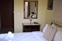 A bed or beds in a room at Deppy's House κοντά στα λουτρά Πόζαρ