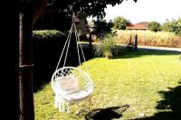 A garden outside Deppy's House κοντά στα λουτρά Πόζαρ