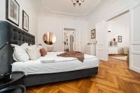 Postel nebo postele na pokoji v ubytování Luxurious two-bedroom in the Old Town