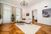 Posezení v ubytování Luxurious two-bedroom in the Old Town