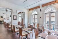 Restaurace v ubytování Village Hotel Albert Court by Far East Hospitality