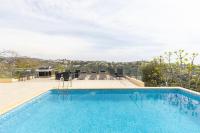 Bazén v ubytovaní Spacieuse Villa Niçoise au calme avec piscine alebo v jeho blízkosti