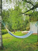 Vonkajšia záhrada v ubytovaní Chalet les Jales Jacuzzi et étang !