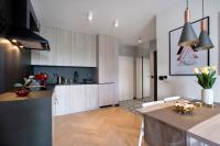 Kuchyňa alebo kuchynka v ubytovaní Praga Zupnicza P&O Serviced Apartments