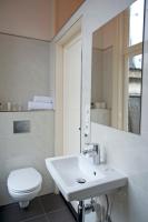 Ein Badezimmer in der Unterkunft Amsterdam Rembrandt Square city center Hotel