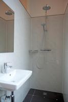 Ein Badezimmer in der Unterkunft Amsterdam Rembrandt Square city center Hotel
