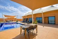 Al Badayer Retreat by Sharjah Collectionの敷地内または近くにあるプール
