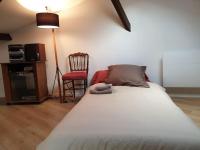 Poste&#x13E; alebo postele v izbe v ubytovan&iacute; Charming &amp; practical near Paris