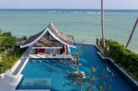 Bazén v ubytování Beachfront Villa Baan Paradise nebo v jeho okolí