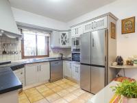 A kitchen or kitchenette at Cubo's Villa Llanos de la Plata