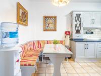 A kitchen or kitchenette at Cubo's Villa Llanos de la Plata