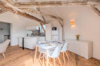 Kuchnia lub aneks kuchenny w obiekcie Charming 2-bedroom apartment at Croisé Laroche
