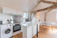Kuchnia lub aneks kuchenny w obiekcie Charming 2-bedroom apartment at Croisé Laroche