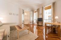 TV a/nebo společenská místnost v ubytování Apartamentos Alcalá