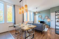 Część wypoczynkowa w obiekcie Modern, quiet 3-bedroom apartment with parking
