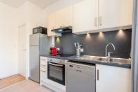 Kuchnia lub aneks kuchenny w obiekcie Modern, quiet 3-bedroom apartment with parking