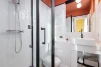 a bathroom with a shower and a toilet and a sink at Marcq-en-Baroeul - beautiful fully equipped ! 2p in Marcq-en-Baroeul