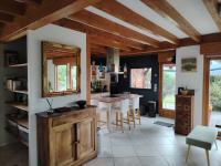Kuchnia lub aneks kuchenny w obiekcie Maison dans les Alpes - Gîte les 12 sommets
