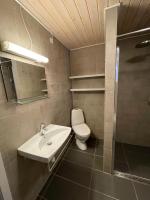 Ilulissat Stay - 4-bedroom villa with sea view and hot tubにあるバスルーム