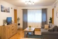 TV a/nebo společenská místnost v ubytování Vesna