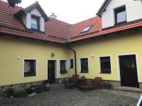 Budova, kde se ubytování v soukromí nachází