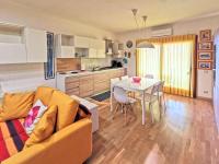 A kitchen or kitchenette at Comodo appartamento Casa Razzoli