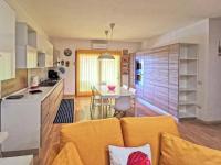 A kitchen or kitchenette at Comodo appartamento Casa Razzoli