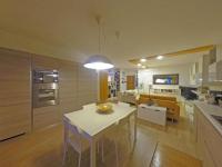 A kitchen or kitchenette at Comodo appartamento Casa Razzoli