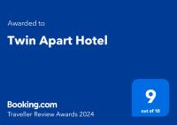 Certifikát, hodnocení, plakát nebo jiný dokument vystavený v ubytování Twin Apart Hotel