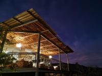 Budova, kde se kemp nachází