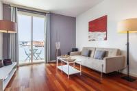 Posezení v ubytování Wonderful 2-bd apart with balcony Plaza Cataluña