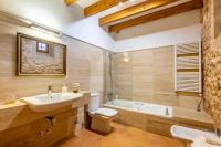 A bathroom at Can Tem Turismo de Interior