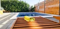 Bazén v ubytovaní Apartment in Kakma/Biograd Riviera 40380 alebo v jeho blízkosti