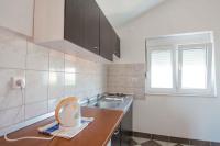 Kuchyňa alebo kuchynka v ubytovaní Apartment in Kakma/Biograd Riviera 40380