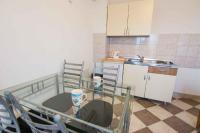 Kuchyňa alebo kuchynka v ubytovaní Apartment in Kakma/Biograd Riviera 40380