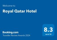 Royal Qatar Hotelに飾ってある許可証、賞状、看板またはその他の書類