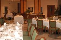 Reštaurácia alebo iné gastronomické zariadenie v ubytovaní Hotel Conteverde