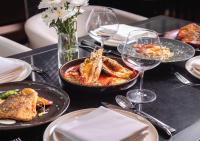 Φαγητό σε αυτό το ξενοδοχείο ή κάπου εκεί κοντά