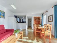 Kuchyňa alebo kuchynka v ubytovaní Apartment Platja de Roses-6 by Interhome