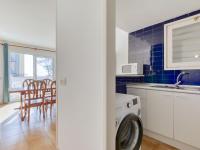 Kuchyňa alebo kuchynka v ubytovaní Apartment Platja de Roses-5 by Interhome