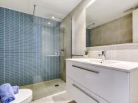 Kúpeľňa v ubytovaní Apartment Platja de Roses-5 by Interhome