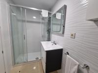 Kúpeľňa v ubytovaní Holiday Deluxe Apartment Miramar Magic World