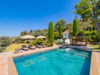 Bazén v ubytovaní Cubo's Mountain Bayview Luxury Villa alebo v jeho blízkosti