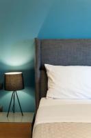 Posteľ alebo postele v izbe v ubytovaní Minimal Loft Art with Sea View Over Heraklion Harbour